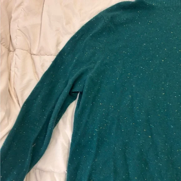 Lands' End Women's Green Cashmere Turtleneck Sweater - Picture 5 of 12